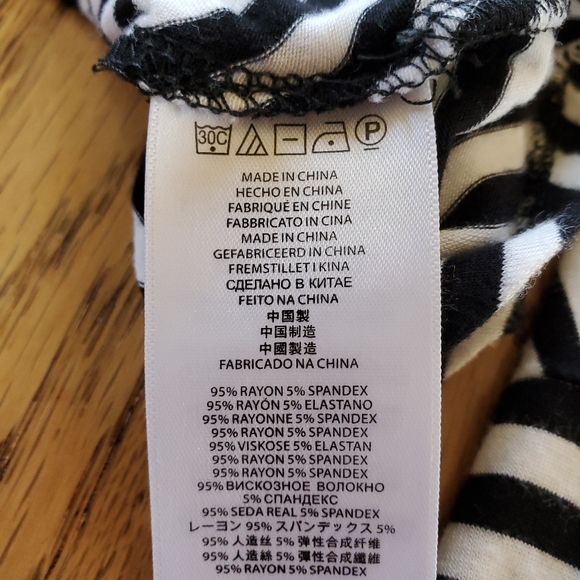 Michael Kors xs. Black and white long sleeve shirt - Picture 6 of 6